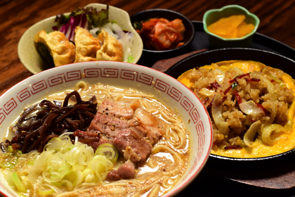 名物!博多とんこつラーメン定食